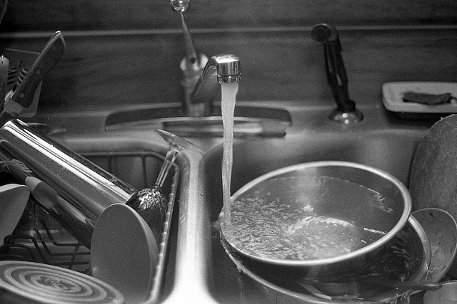 Jak wybrać profesjonalne środki czystości do zmywania?